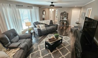 730 E 17th Street Pl, Baxter Springs, KS 66713