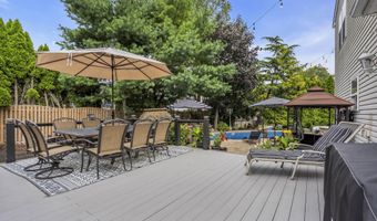 6 Surle Ct, Bayville, NJ 08721