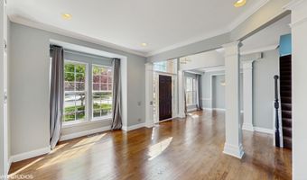 8 GEORGETOWN Ct, Algonquin, IL 60102