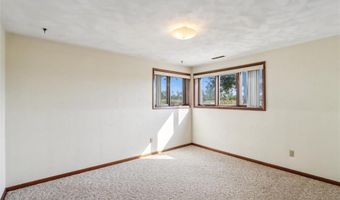 71 Railroad St, Atkins, IA 52206