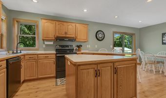 37785 Sunnyfield Cir, Avon, MN 56310