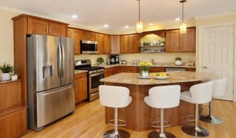 40 Kathryn Ln, Bangor, ME 04401