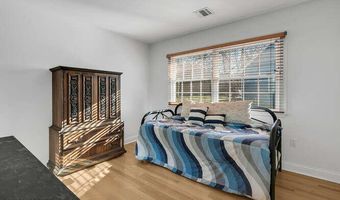 3 Waverly Pl, Aberdeen, NJ 07747