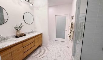 1002 Abby Rd, Alton, IA 51003