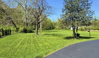 19 Pomeroy Rd, Athens, OH 45701
