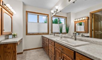 301 E WAYFARER Ln, Appleton, WI 54913