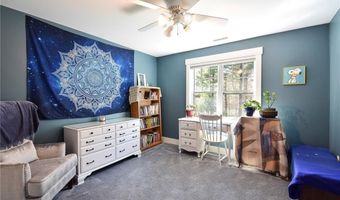 165 Lenihan Ln, East Greenwich, RI 02818
