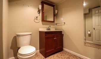 8932 Ione Ln, Affton, MO 63123