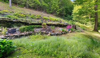 25-27 Gingko Ln, Brattleboro, VT 05301