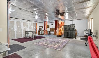 944 Lakepointe Dr, Albany, KY 42602
