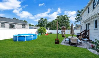 728 Neptune Ave, Beachwood, NJ 08722