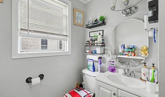 10 Arnold Ave, Amsterdam, NY 12010