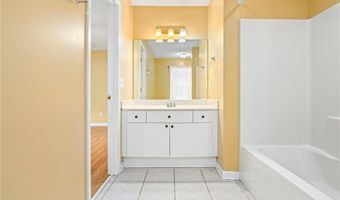 1477 N DONAHUE Dr 504, Auburn, AL 36830