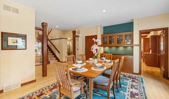 5870 Persimmon Dr, Fitchburg, WI 53711