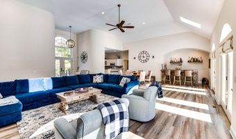 16 Woodedge Cir, Amagansett, NY 11930