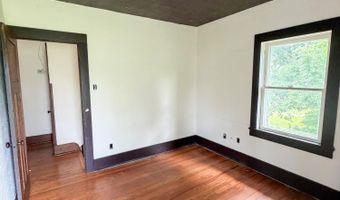 411 E Walker St, Ash Grove, MO 65604