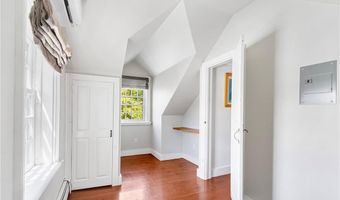 42 Second St, Newport, RI 02840