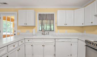 157 Flat Rock Ln, Aberdeen, NC 28315