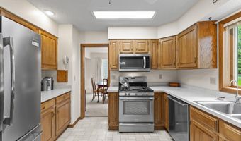 2207 Buchanan Dr, Ames, IA 50010