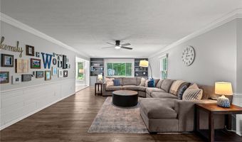 390 Willard Rd, Aurora, OH 44202