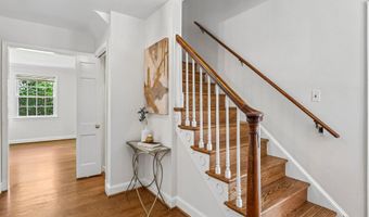 5601 KIRKWOOD Dr, Bethesda, MD 20816