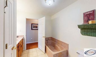 495 Shore Dr, Big Sandy, TN 38221