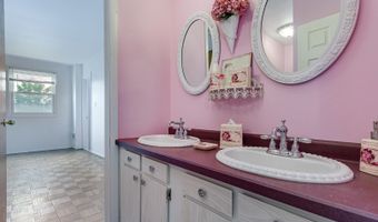 706 N Lawler Ave, Addison, IL 60101