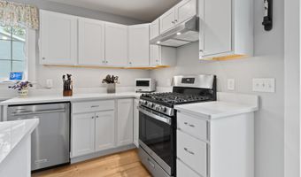 15 Cider Mill Ln, Standish, ME 04084