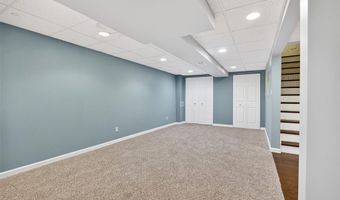 375 Novara Dr, Ballwin, MO 63021