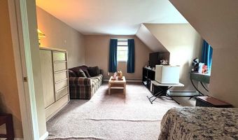 224 Garbrooke Dr, Bennington, VT 05201