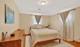 4837 1ST St S, Arlington, VA 22204