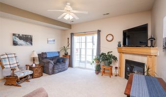 1735 34th Ave SW 1, Altoona, IA 50009