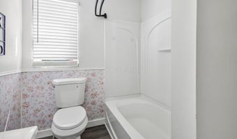 37 College St, Alexandria, OH 43001