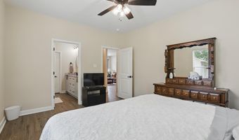 712 W Ashley St, Benton, AR 72015