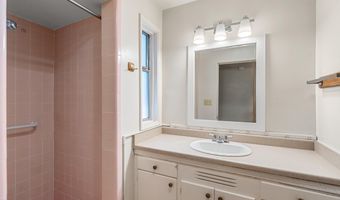 1556 Windsor St, Ashland, OR 97520