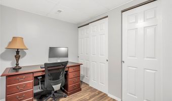 502 Oak Ridge Trails Ct, Ballwin, MO 63021