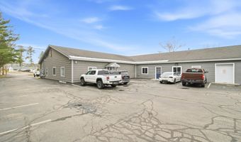 8 Chestnut Dr, Bedford, NH 03110