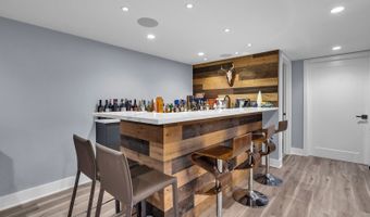 957 N HOWARD Ave, Addison, IL 60101