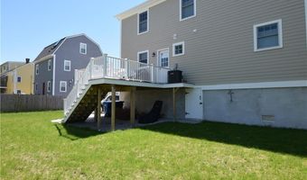 24 Stockholm St, Newport, RI 02840