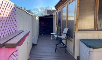 32 Park Ave 6, Amityville, NY 11701