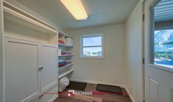 52 Road 8UC, Clark, WY 82435