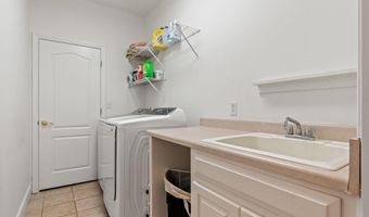 100 LANE PARK Dr, Alabaster, AL 35114