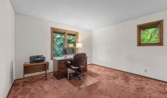 1267 Nursery Hill Ln, Arden Hills, MN 55112