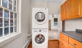 14 Elm St, Newport, RI 02840