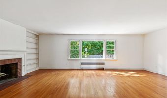 37 Beaumont St, East Providence, RI 02916