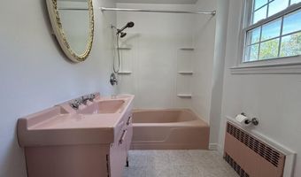 4 Noonan Ln, Albany, NY 12209