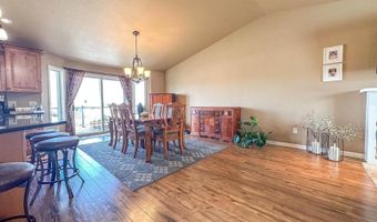 502 Granite Dr, Bismarck, ND 58503