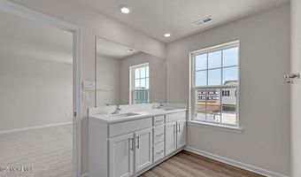 16 Dahlia Ct, Bayville, NJ 08721