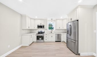 6 Mchugh Ave, Billerica, MA 01821