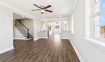 300 CHINCHILLA Dr, Arabi, LA 70032